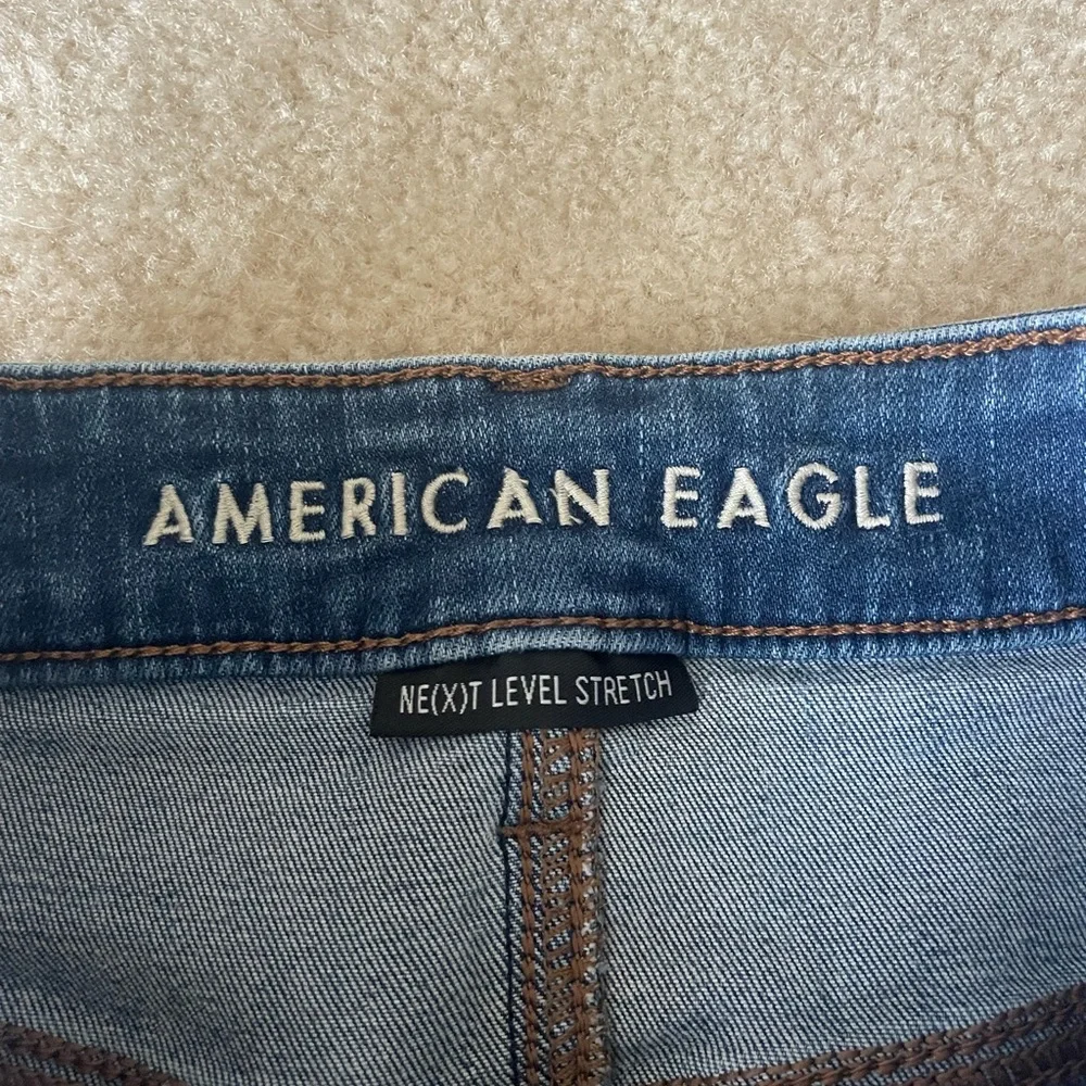 American‎ Eagle High Rise Jegging. Distressed. Women size 12